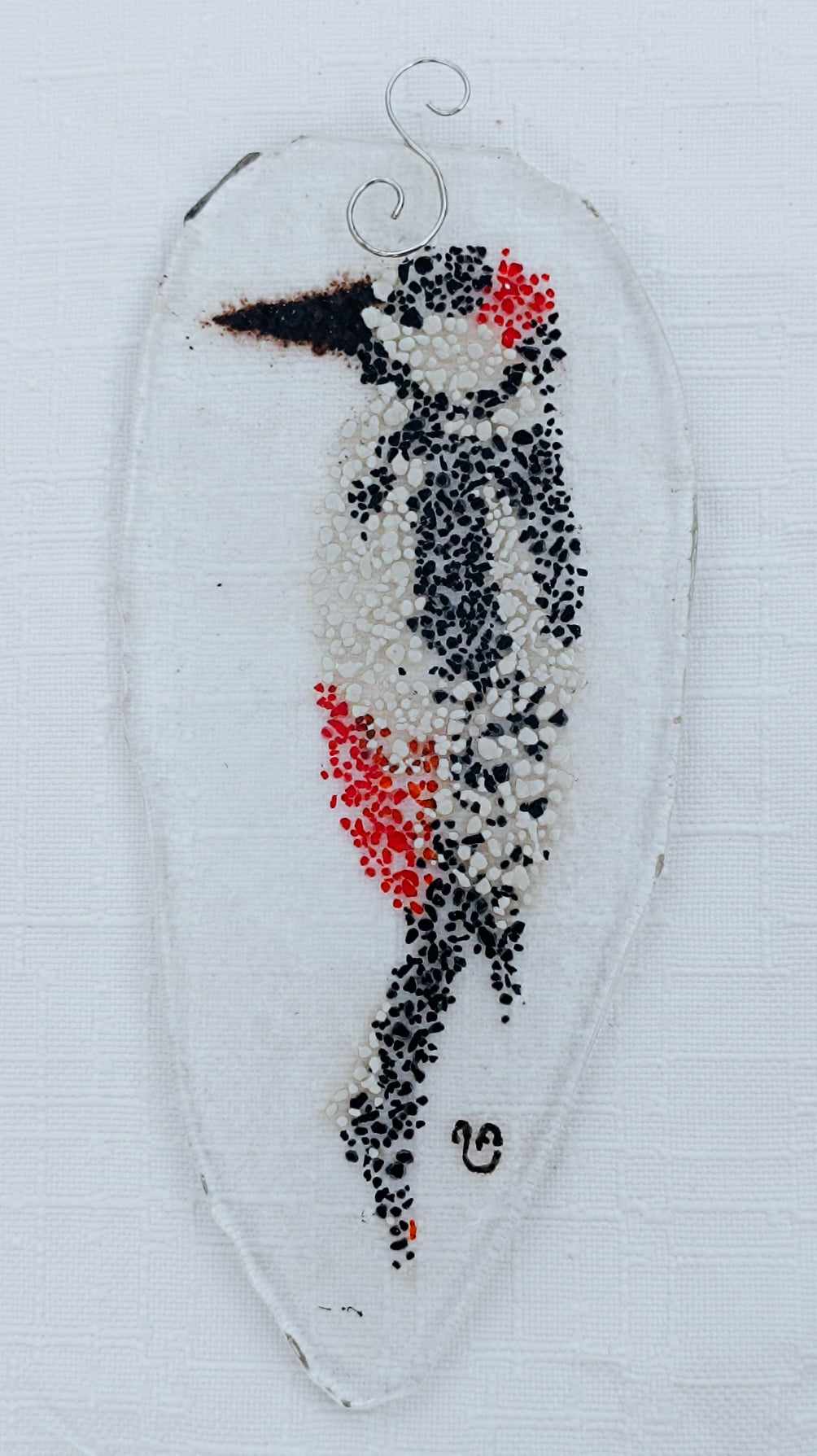 Dzięcioł białogrzbiety - szklana zawieszka